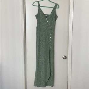 Green maxi summer dress with buttons